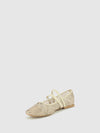 Sapatos com Fivela em Bege